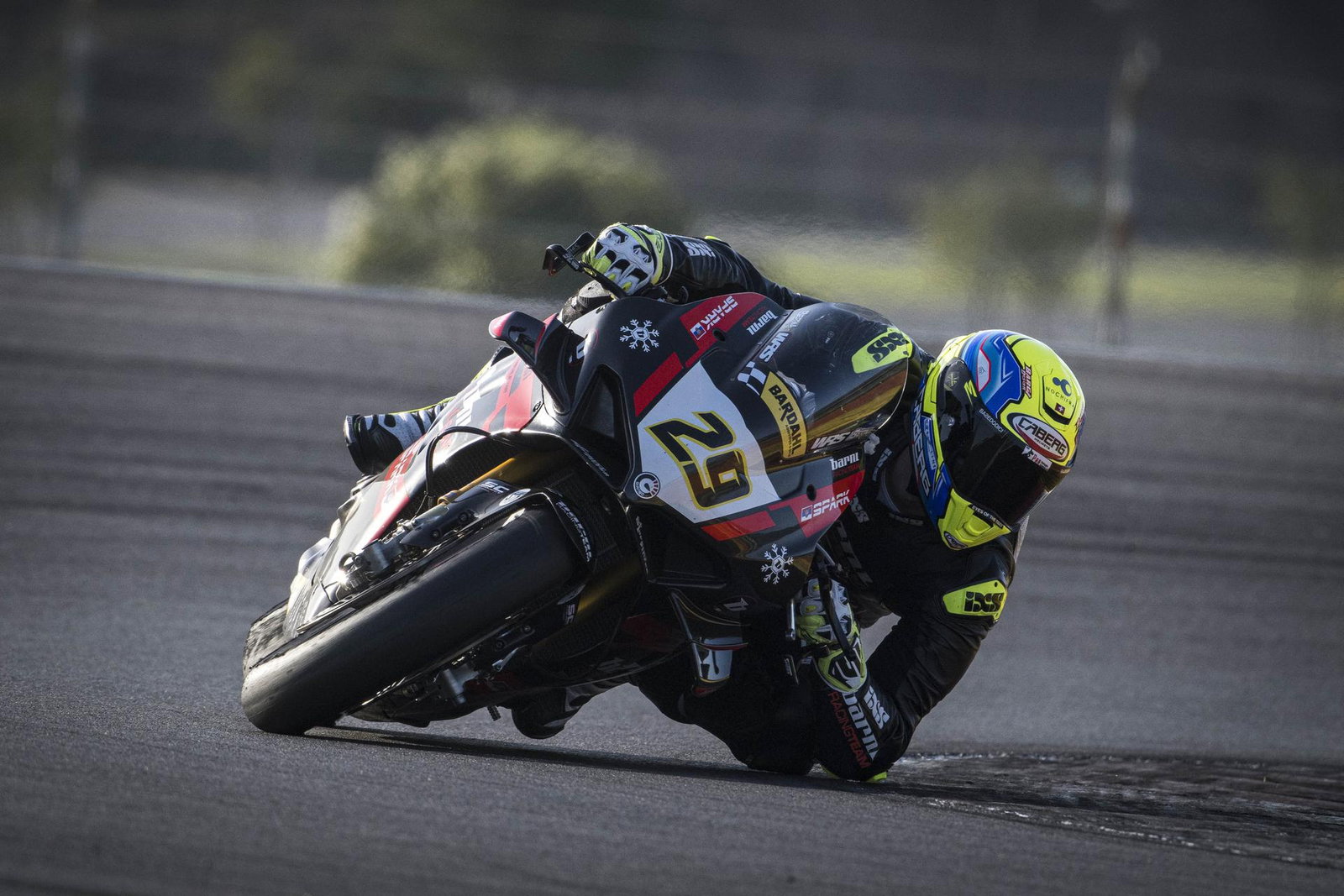 Oettl Menemukan Peningkatan Ergonomis di Atas Panigale V4 R